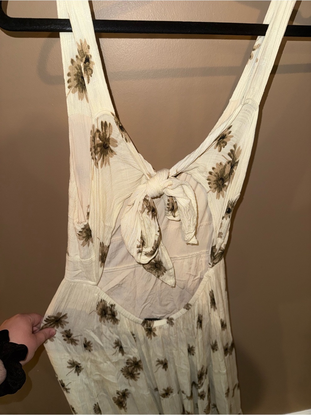 Vici White Linen Open Back Dress with Floral Print - Picture 4 of 6